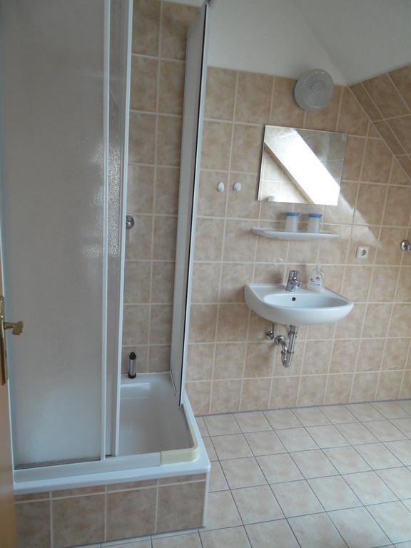 Pension Am Deich Kröslin エクステリア 写真